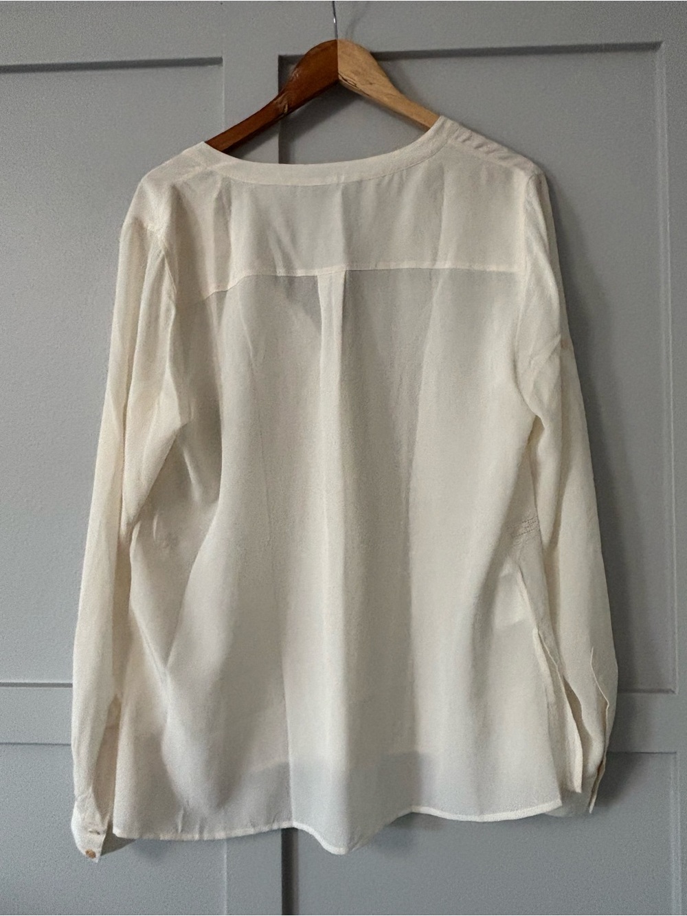 NWT Silk BCBG Off White Lace-Trim V-Neck Blouse - Picture 6 of 9